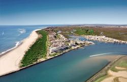 Strand an der Halbinsel Canela mit viel Platz.